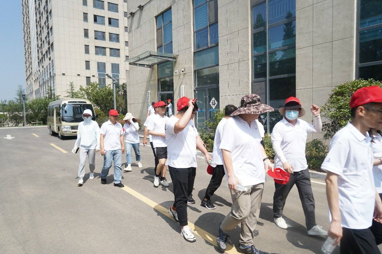 “日行万步快乐工作 喜迎党的二十大”——董城投举办夏日健身主题活动